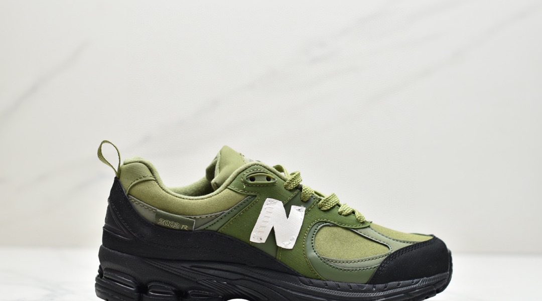 New balance nb2002 retro sneaker m2002rla launched worldwide缩略图 New balance nb2002 retro sneaker m2002rla launched worldwide缩略图