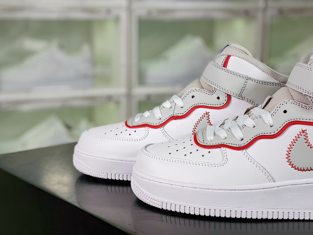 Nike Air Force 1’07 QS “air force one classic sneaker” grey white red“插图4