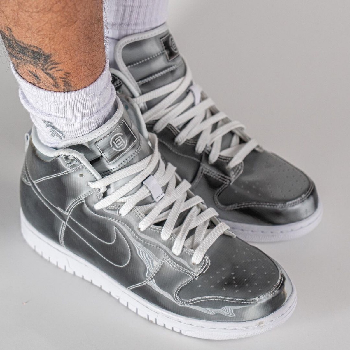 Metallic clot x Nike Dunk High “silver metallic” dunk collection插图1