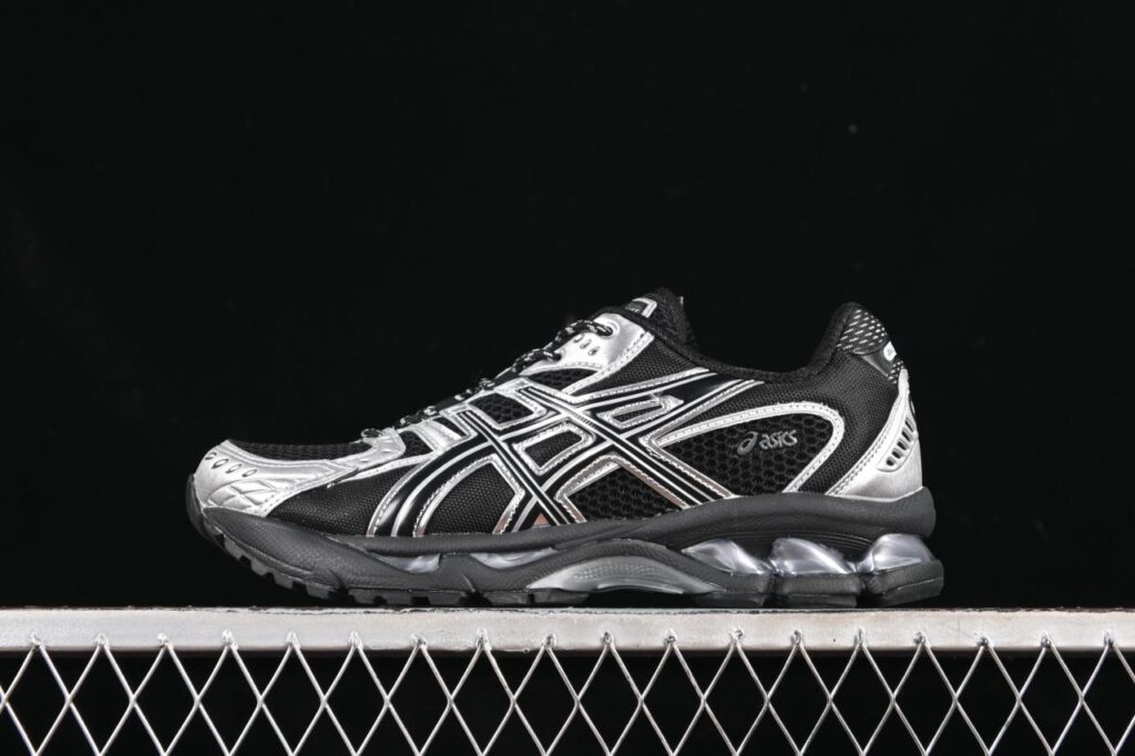 ASICS Gel Nimbus 10.1 Retro Cushioned Running Shoes | 1203A820缩略图