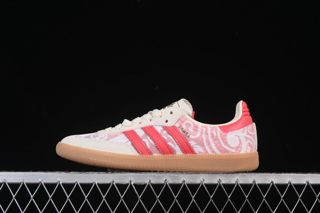 Adidas Samba OG JR8841: Classic Indoor Football-Inspired Sneakers with Leather Upper