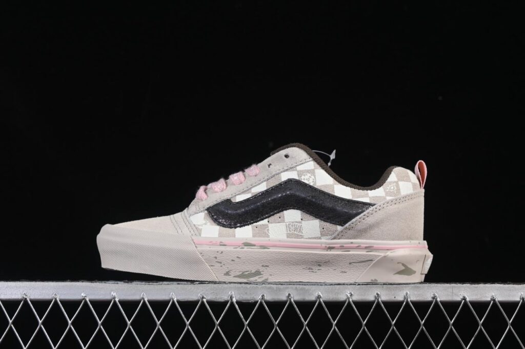 Vans Knu Skool VN000CP6BKA – Authentic Low-Top Skate Shoe with Classic Craftsmanship缩略图 Vans Knu Skool VN000CP6BKA – Authentic Low-Top Skate Shoe with Classic Craftsmanship缩略图