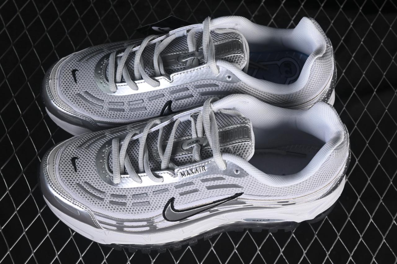 Nike Air Max 97 Sneakers – Iconic Retro Design with Full-Length Air Cushioning插图3 Nike Air Max 97 Sneakers – Iconic Retro Design with Full-Length Air Cushioning插图3