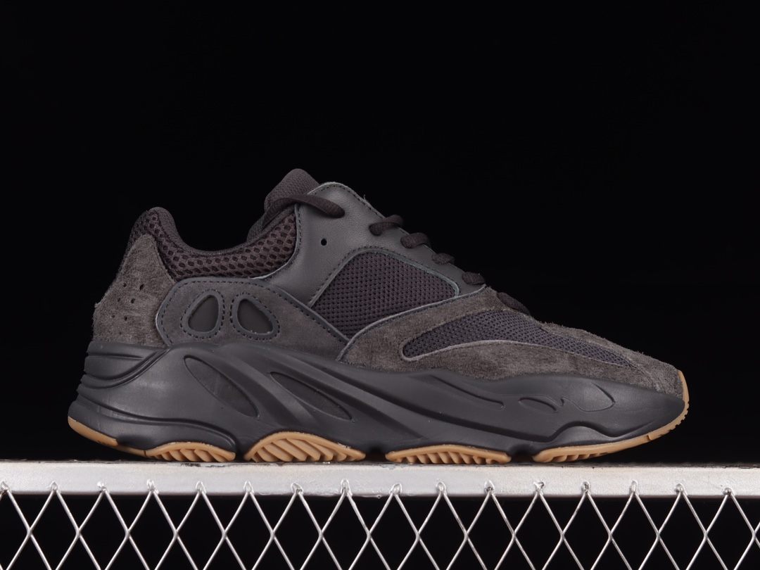 Adidas Yeezy Boost 700 V2 Utility Black FV5304: 3M Reflective Black Gum Shoes插图1