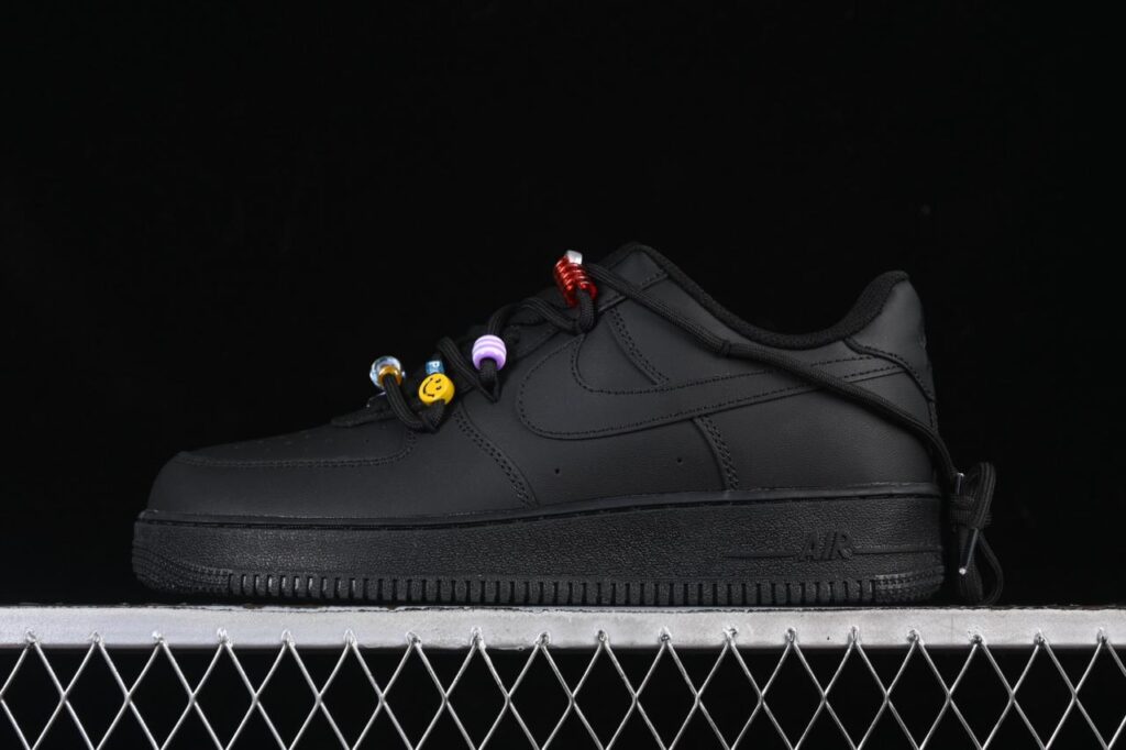 Nike Air Force 1’07 Low FQ5296-101: Black Bead-Inspired Casual Sneakers with Colorful Accents缩略图 Nike Air Force 1’07 Low FQ5296-101: Black Bead-Inspired Casual Sneakers with Colorful Accents缩略图