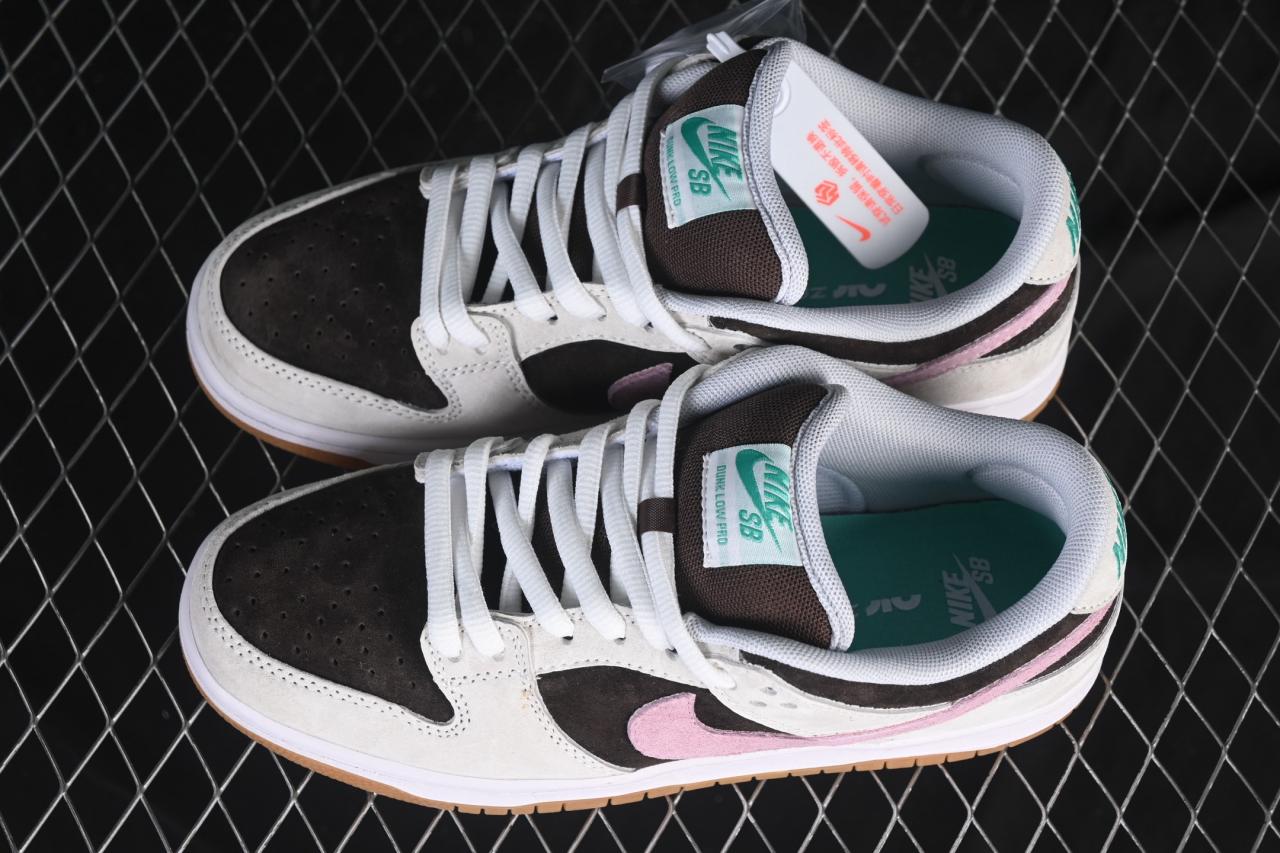 Nike SB Dunk Low Grey Pink Gum HF3704-001: Premium Skate Shoes with Clean Finish插图3 Nike SB Dunk Low Grey Pink Gum HF3704-001: Premium Skate Shoes with Clean Finish插图3
